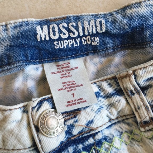 Mossimo Jean Shorts - Picture 2 of 7